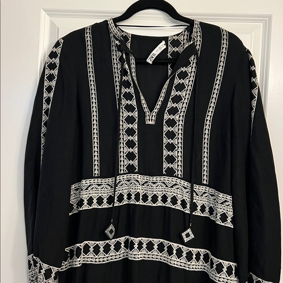 Zara Black Embroidered Dress - Picture 3 of 4